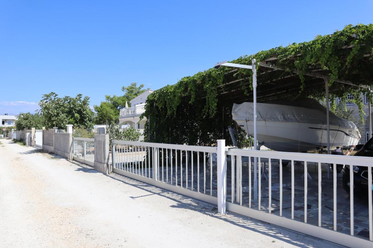 Apartmani Sanja Vir Exterior photo
