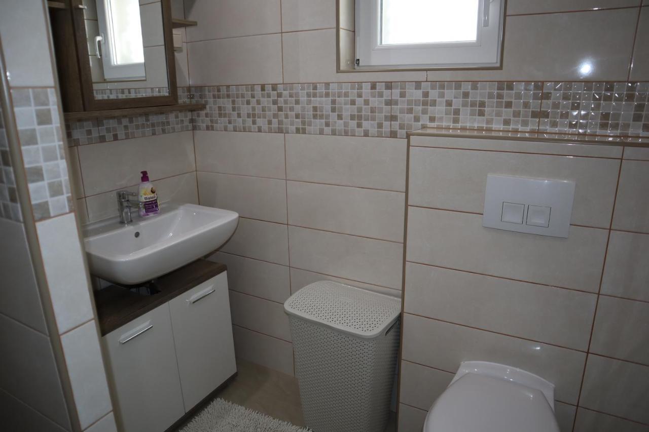 Apartmani Sanja Vir Exterior photo